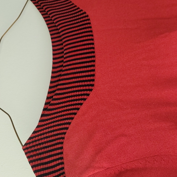 🍂3/$10 Notations Stretchy Red & Black Two-Tone 3/4 Sleeve Boat-Neck Blouse - Picture 4 of 8